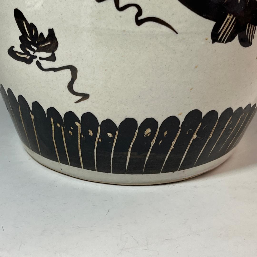 唐物 磁州窯 白地陰刻文魚紋瓶 白化粧無地陶 灰褐色