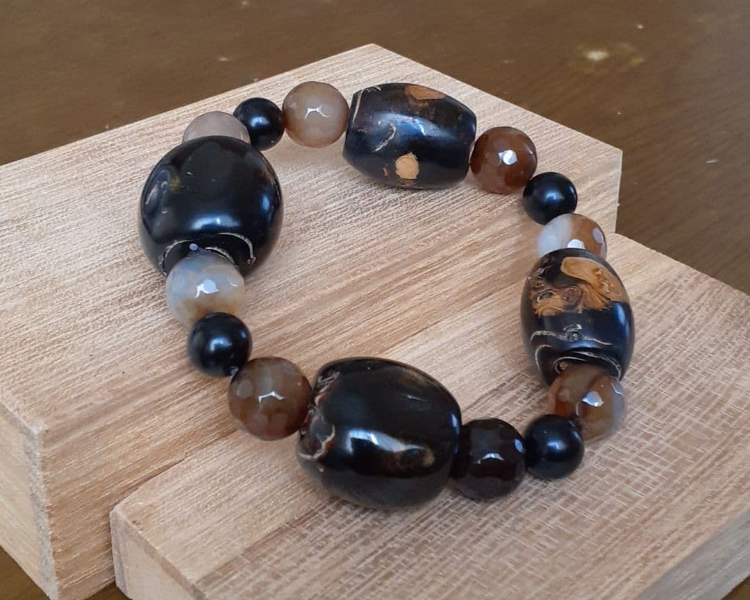 白藤。244世界にひとつだけ！黒珊瑚(ブラックコーラル)瑪瑙のブレスレット