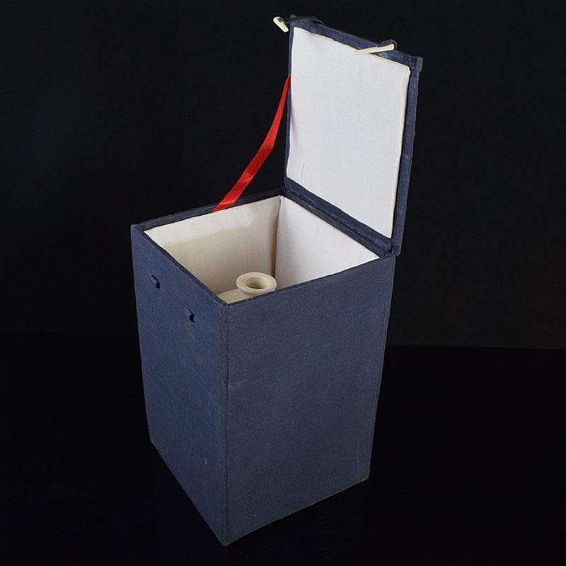 中国　定窯　白磁　刻神獣文　梅瓶　C　R9370