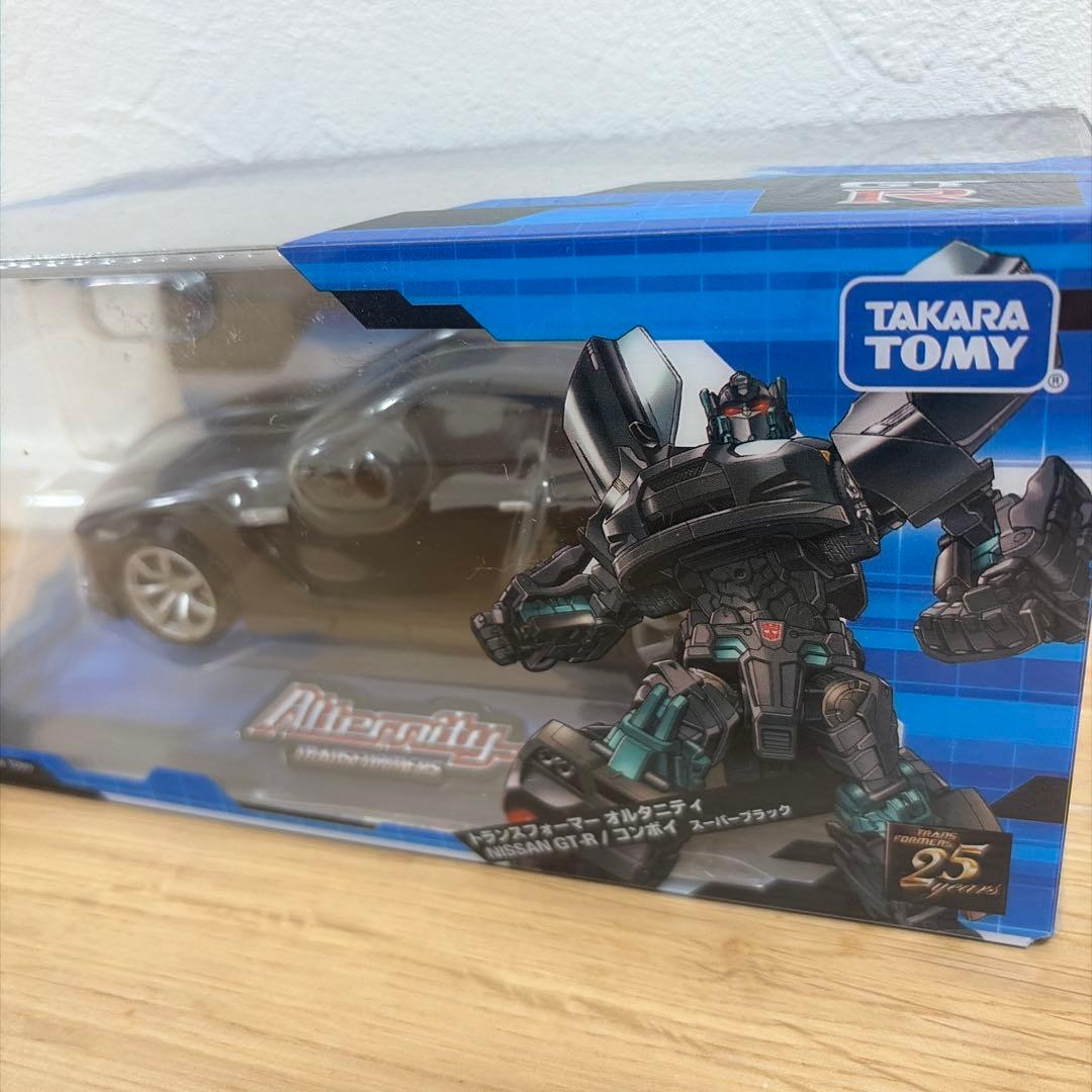 トランスフォーマーオルタニティ 日産GT-R/コンボイスーパーブラック