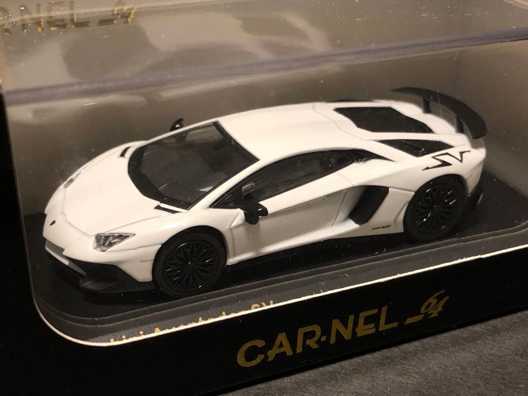 カーネル 1/64 ランボルギーニ アヴェンタドール LP750-4 SV 白