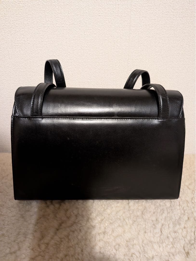 【最終値下】サルヴァトーレフェラガモ　ヴァラリボン　バッグ　レザー黒　フォーマル
