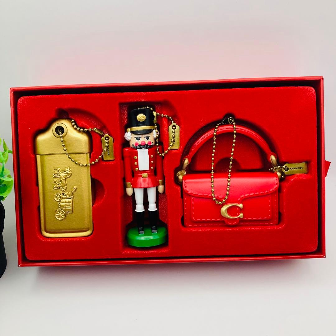 新品COACHコーチ ノベルティ バッグチャーム クリスマス非売品限定品
