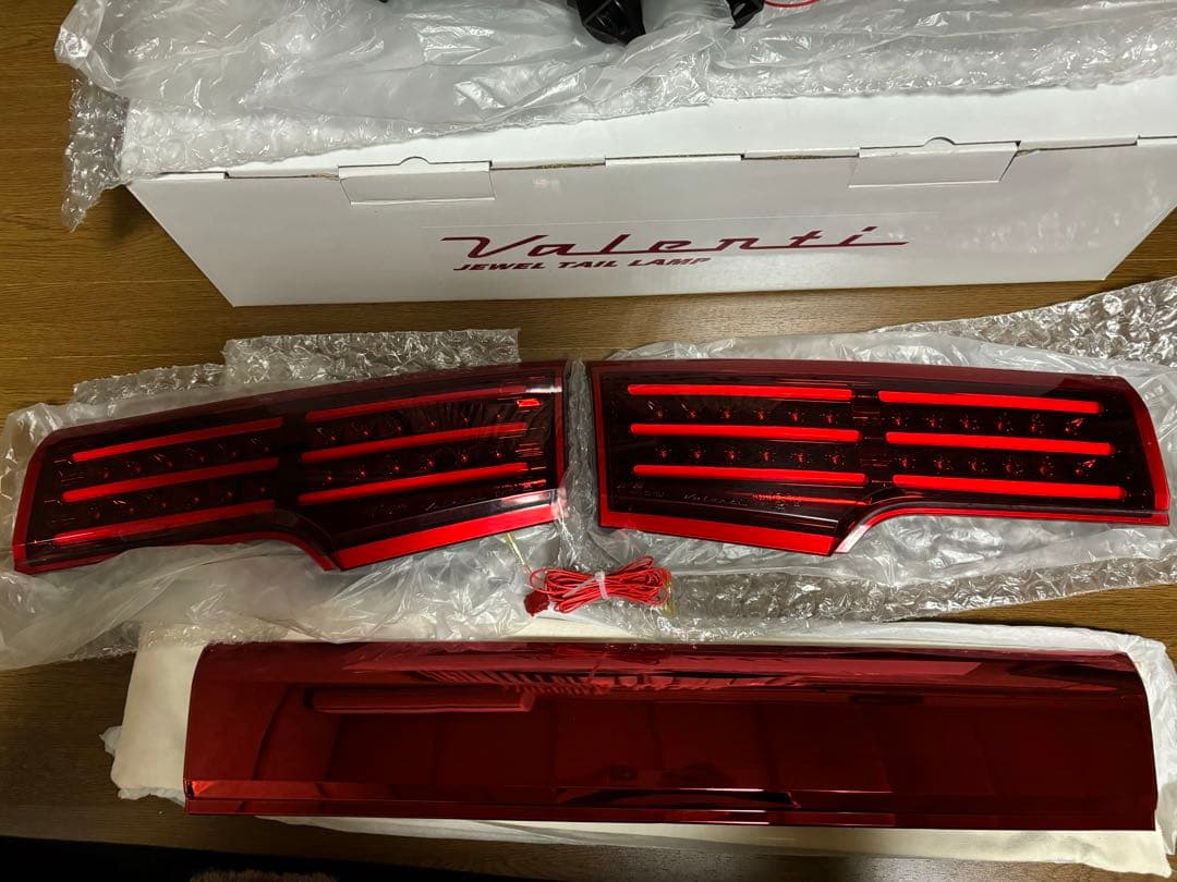 公式ショップ限定カラー】エルグランド E52系 Valenti ヴァレンティ