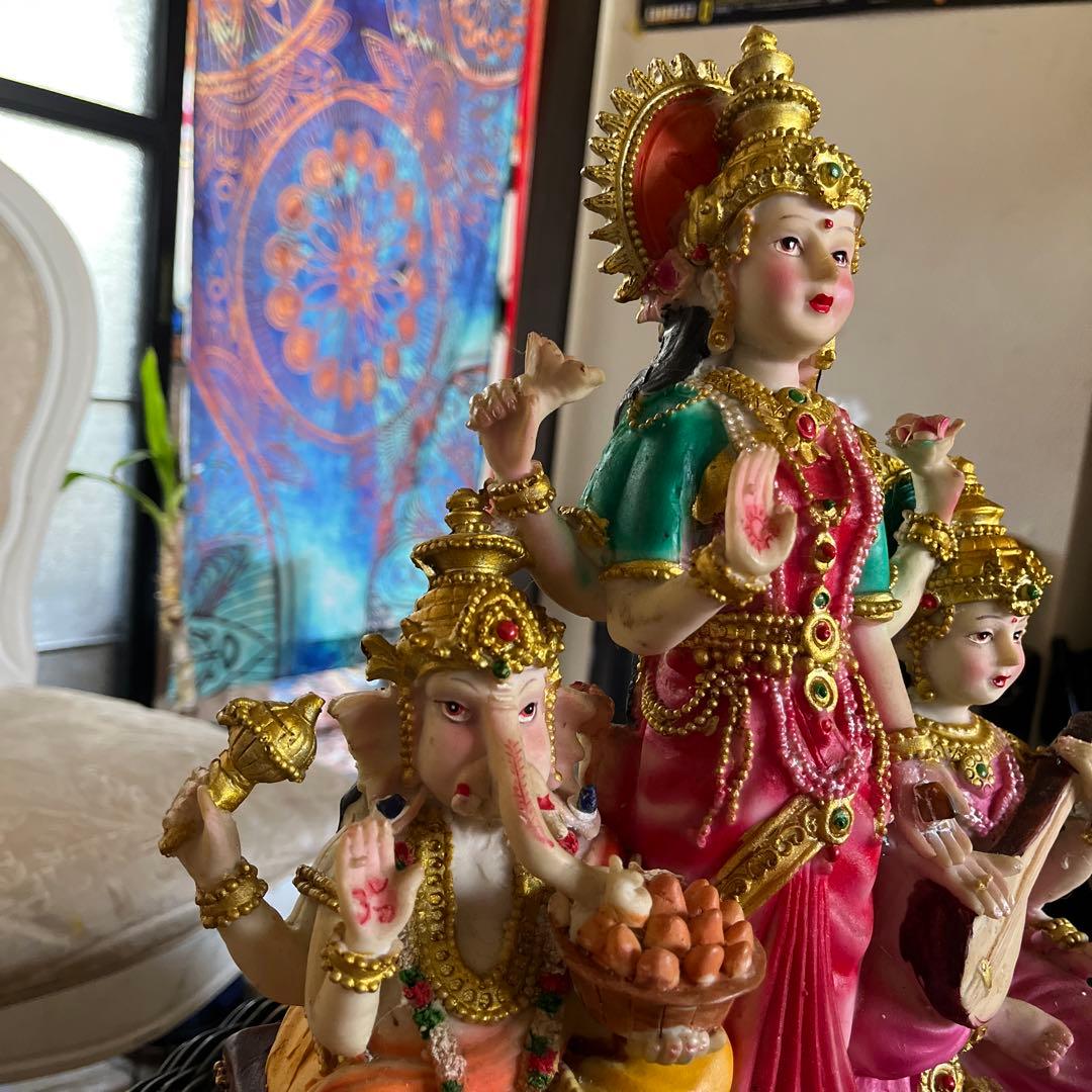 ラクシュミー女神様置物ガネーシャサラスワティ幸運豊穣美を司どります。