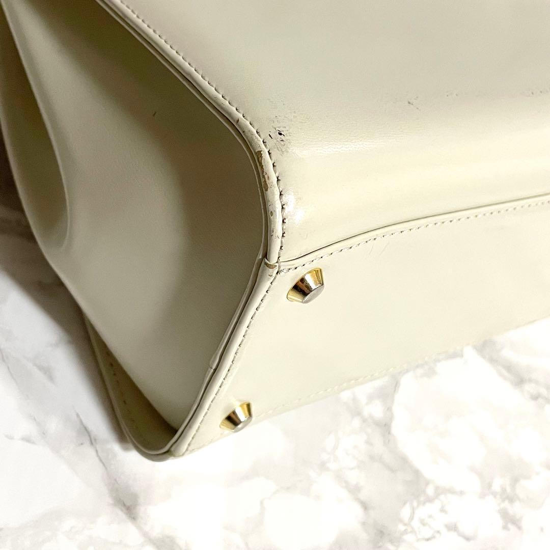 イヴサンローラン ハンドバッグ レディース レザー 革 皮 白 ホワイト