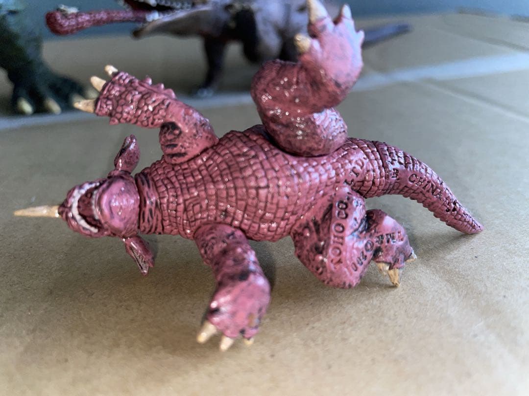 ガメラ1995レキンキャストキット完成品とユージン大映特撮シリーズバルゴン他3体