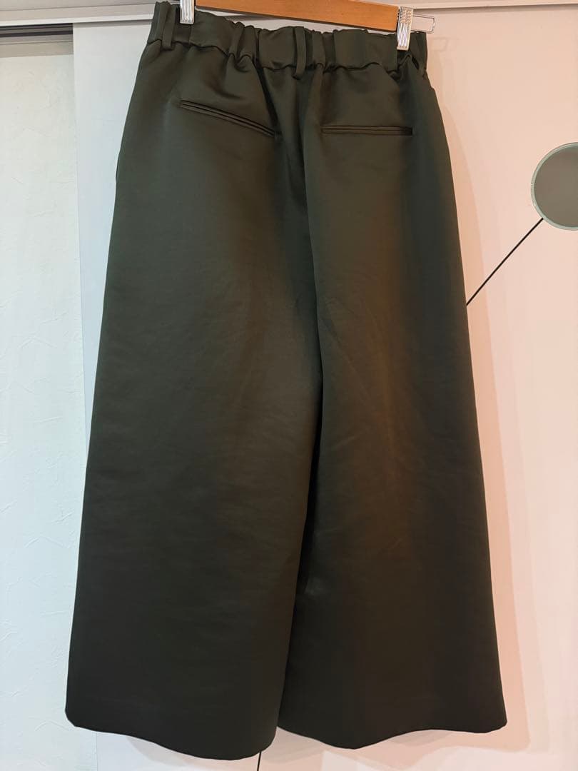 Heveへイヴサテンフレアガウチョパンツolive38 - メルカリ