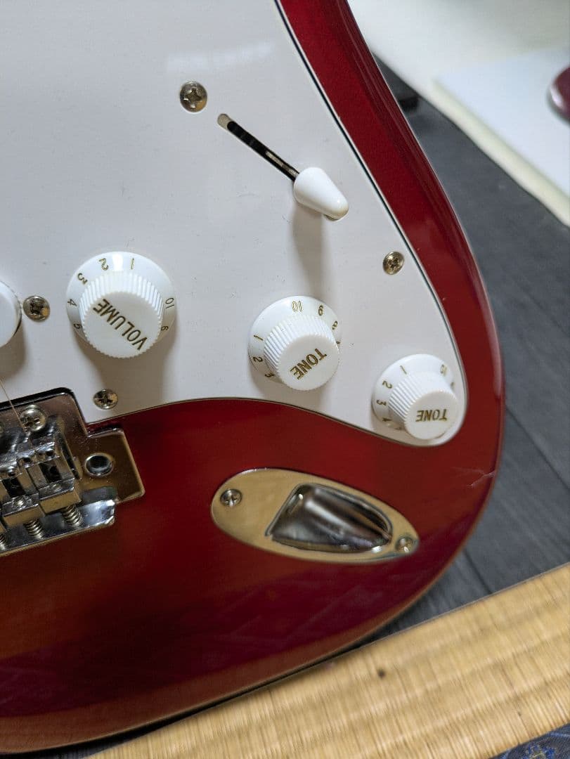 Legend エレキギター レッド　ちいかわピック