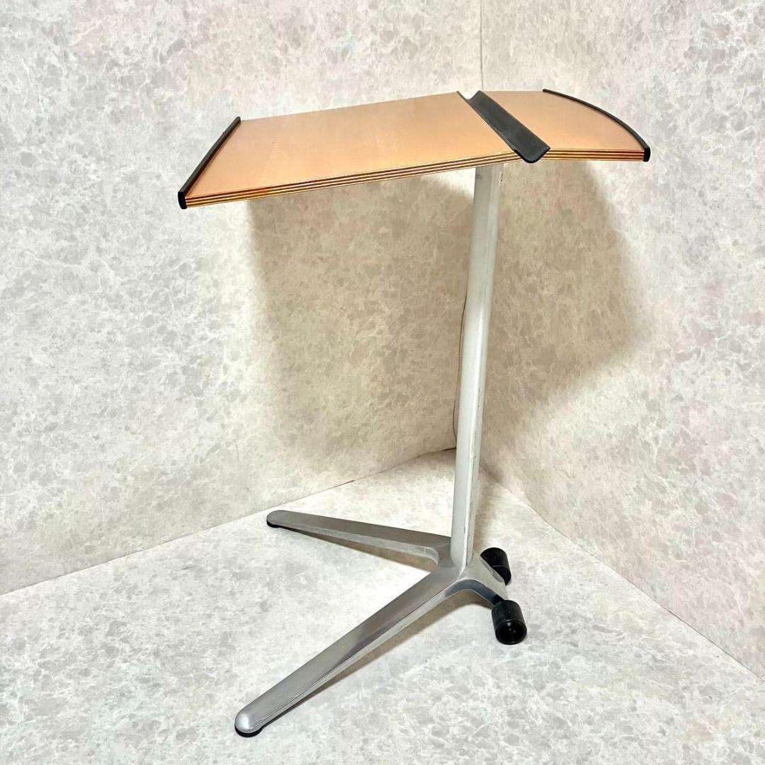 ウィルクハーンコンフェアスタッキングデスクサイドテーブルプレゼン会議