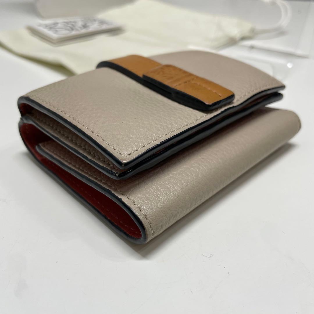 K*❌様 LOEWE ベージュ 三つ折り財布