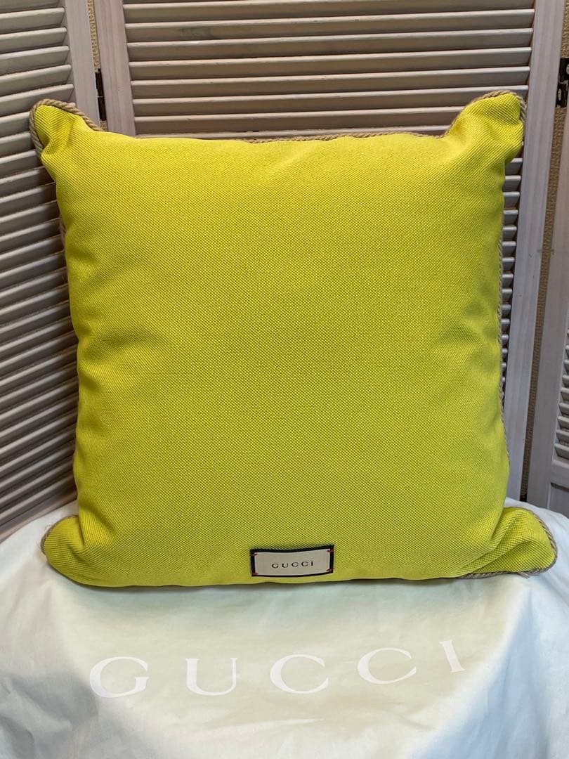 グッチ GUCCI クッション 新品未使用 定価13万