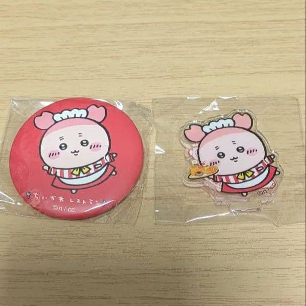 ちいかわレストラン 古本屋 カニちゃん 缶バッジアクスタセット - メルカリ