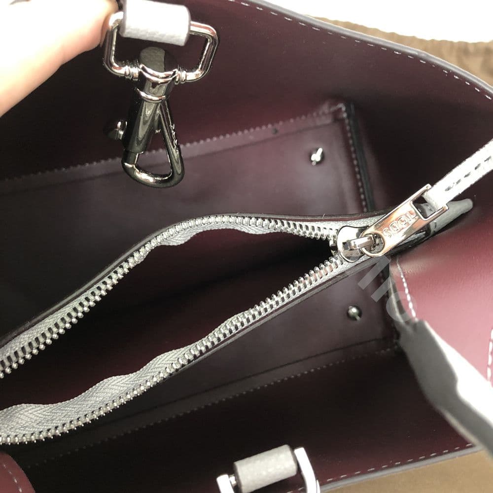 送料込み！トッズ T タイムレス ショルダーバッグ