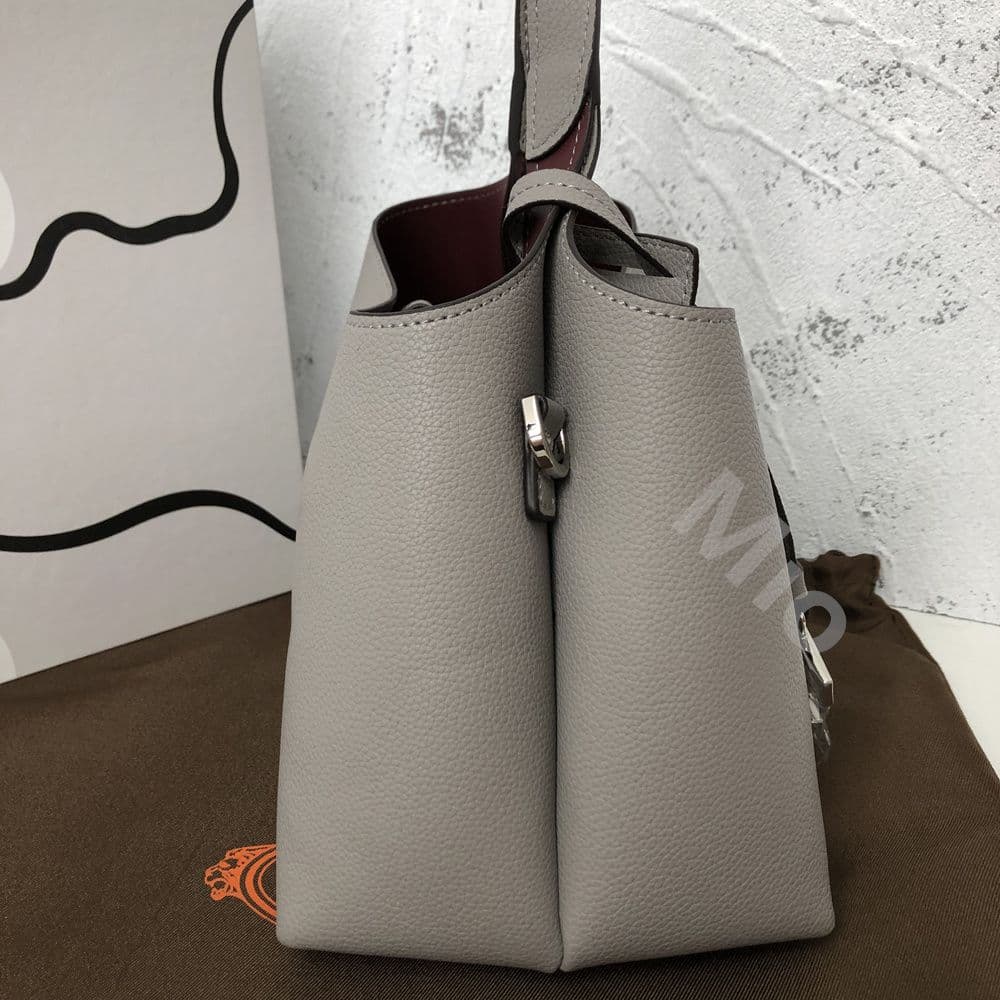 送料込み！トッズ T タイムレス ショルダーバッグ