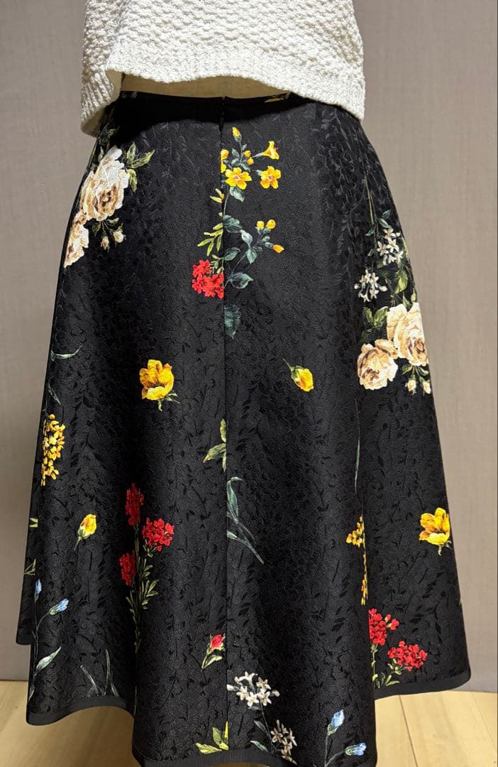 エムズグレィシー花柄フレアスカート ひざ丈 黒