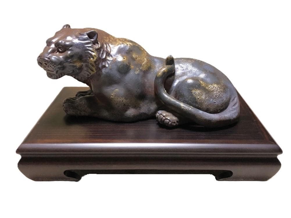 【 備前焼伏虎置物 】　鈴木黄弌造　陶印　黒檀木台付 金重陶陽 作 「備前緋襷徳利」 ～備前焼専門卸小売店 川口陶楽苑～