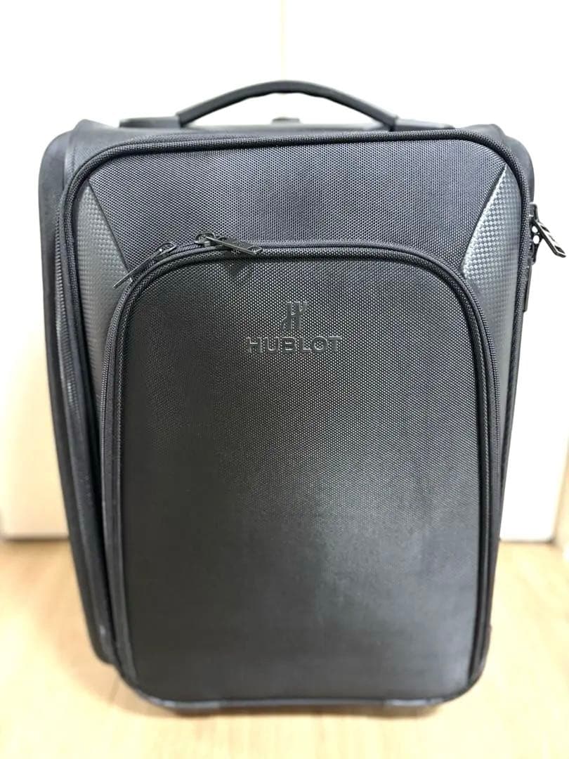 【非売品・美品】HUBLOT ウブロ キャリーバッグ ノベルティ 希少 非売品・美品HUBLOT ウブロ キャリーバッグ ノベルティ 希少 中古