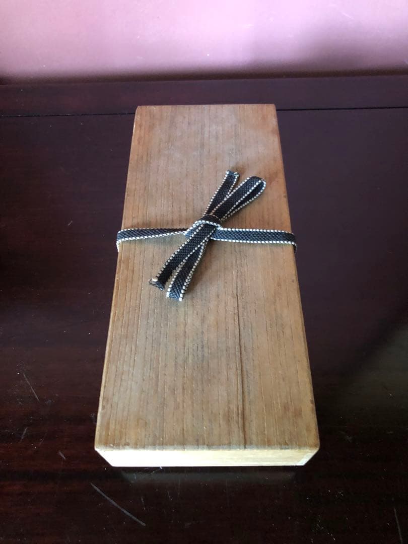 古代様式を有する古鉄三尊仏桐箱入