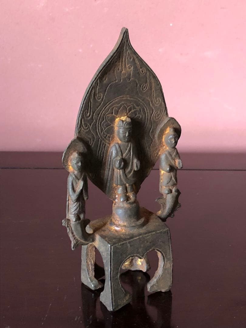 古代様式を有する古鉄三尊仏桐箱入