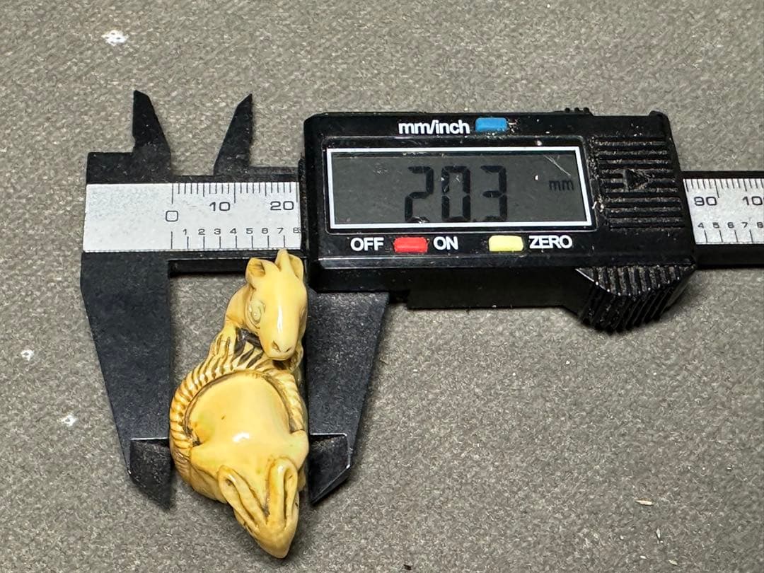 極上 根付 天然素材 アンティーク 骨董 飾り物 古美術品 置物 細密細工