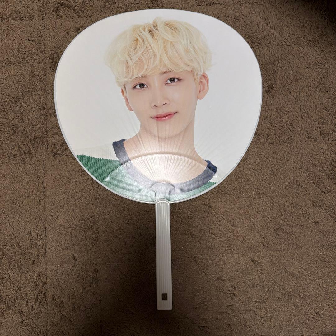 SEVENTEEN ジョンハン うちわ - メルカリ