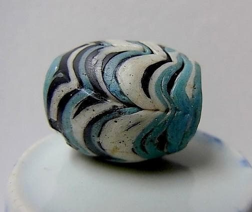 ☆G2703☆古代とんぼ玉 (A47) イスラム大粒 ガラスビーズ かきあげ文様