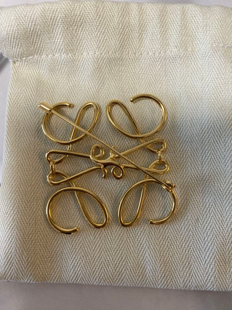 LOEWE ロエベ アナグラム ブローチ ゴールド 百貨店購入品 ブローチ