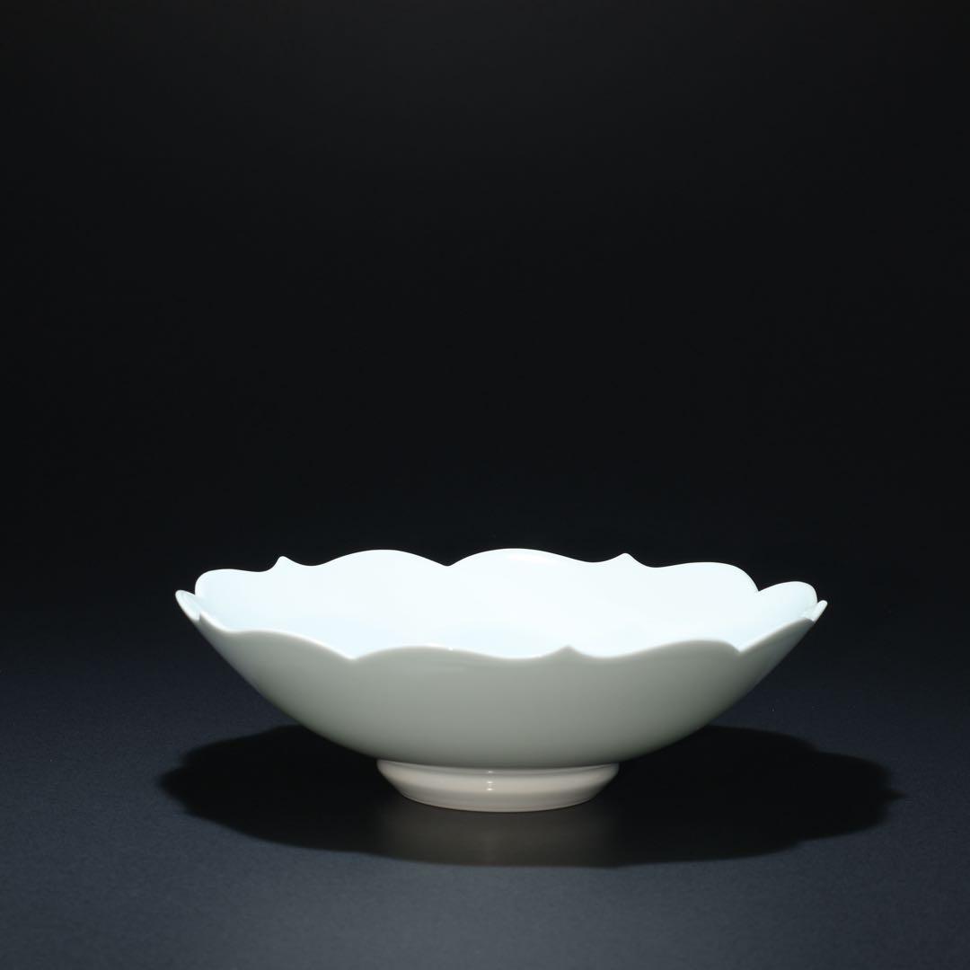 人間国宝 井上萬二 白磁緑釉牡丹彫文　鉢　菓子器　共箱　R1525ダN2