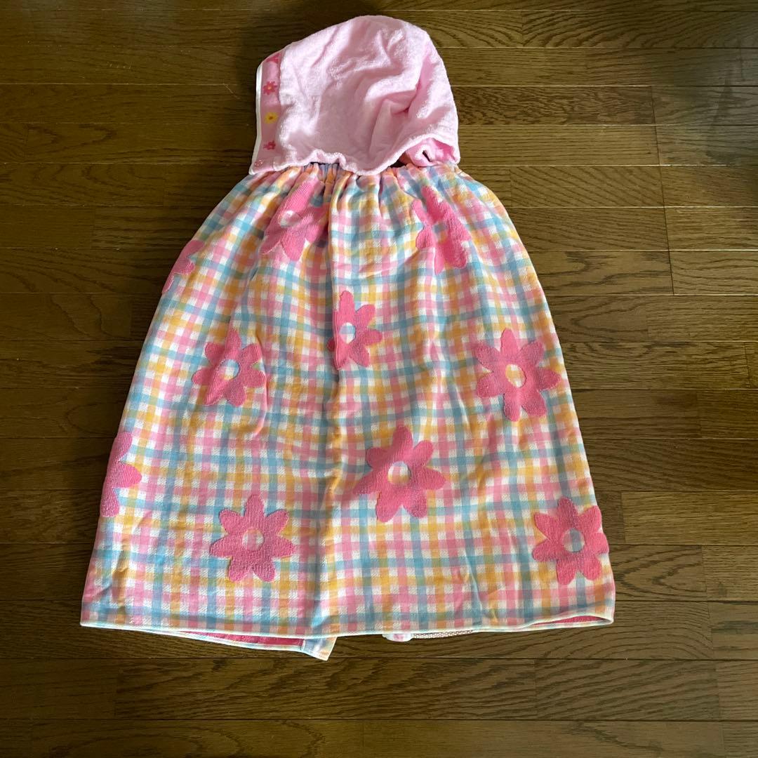 サンリオハローキティ プールロールタオル フード付き　カオハナ　レトロ