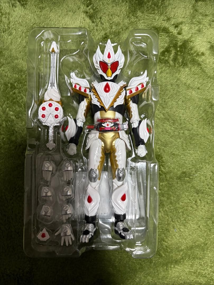 Shfiguarts 仮面ライダーガヴ　ケーキングフォーム