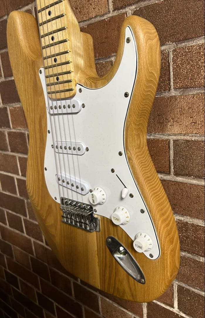 r*1様 メーカー不明　ストラトタイプ　エレキギター リバースヘッド仕様