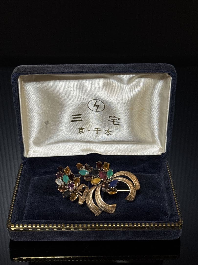 DIO(R)EVOLUTION ブローチ パール 現行品 DIOR ブローチ パール ロゴ