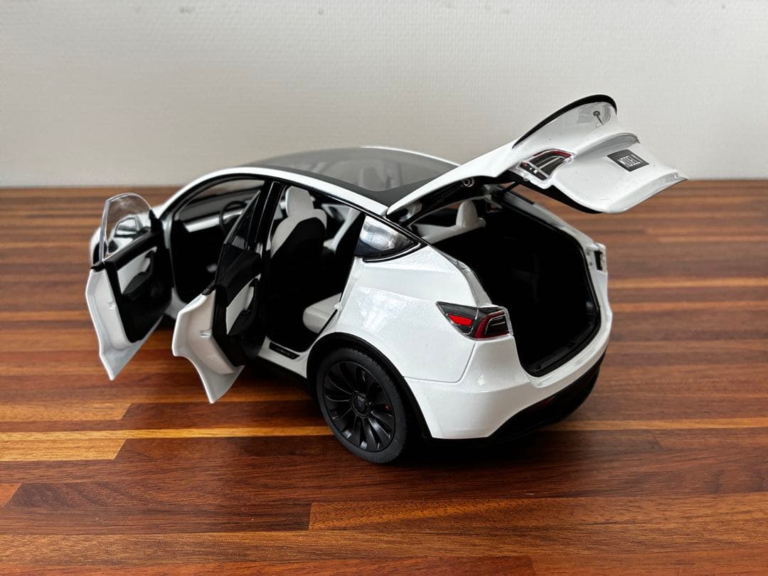 テスラ ミニカー Model Y モデルY 1:18 TESLA Tesla Model Y Diecast 1