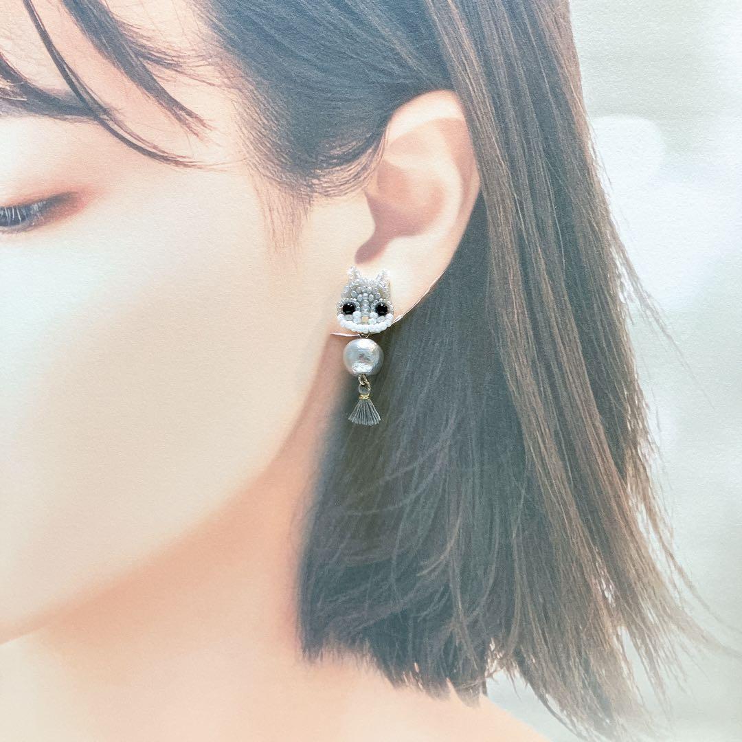 専用☆ビーズ刺繍ピアス ハンドメイドピアス 動物モチーフ アニマルピアス