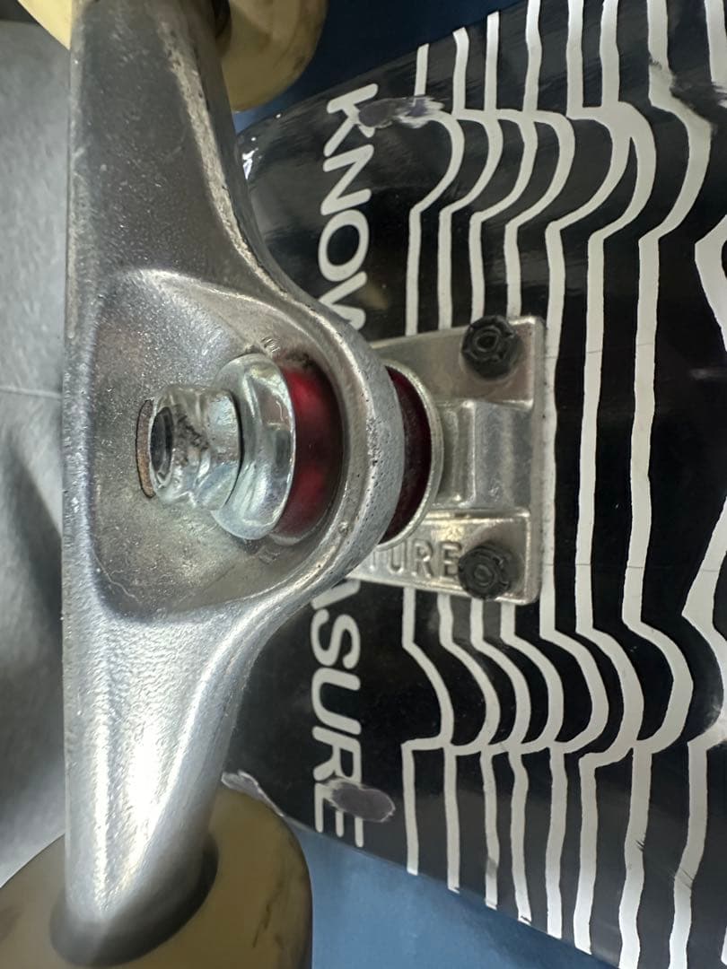 supreme コンプリートデッキ　ventureトラック