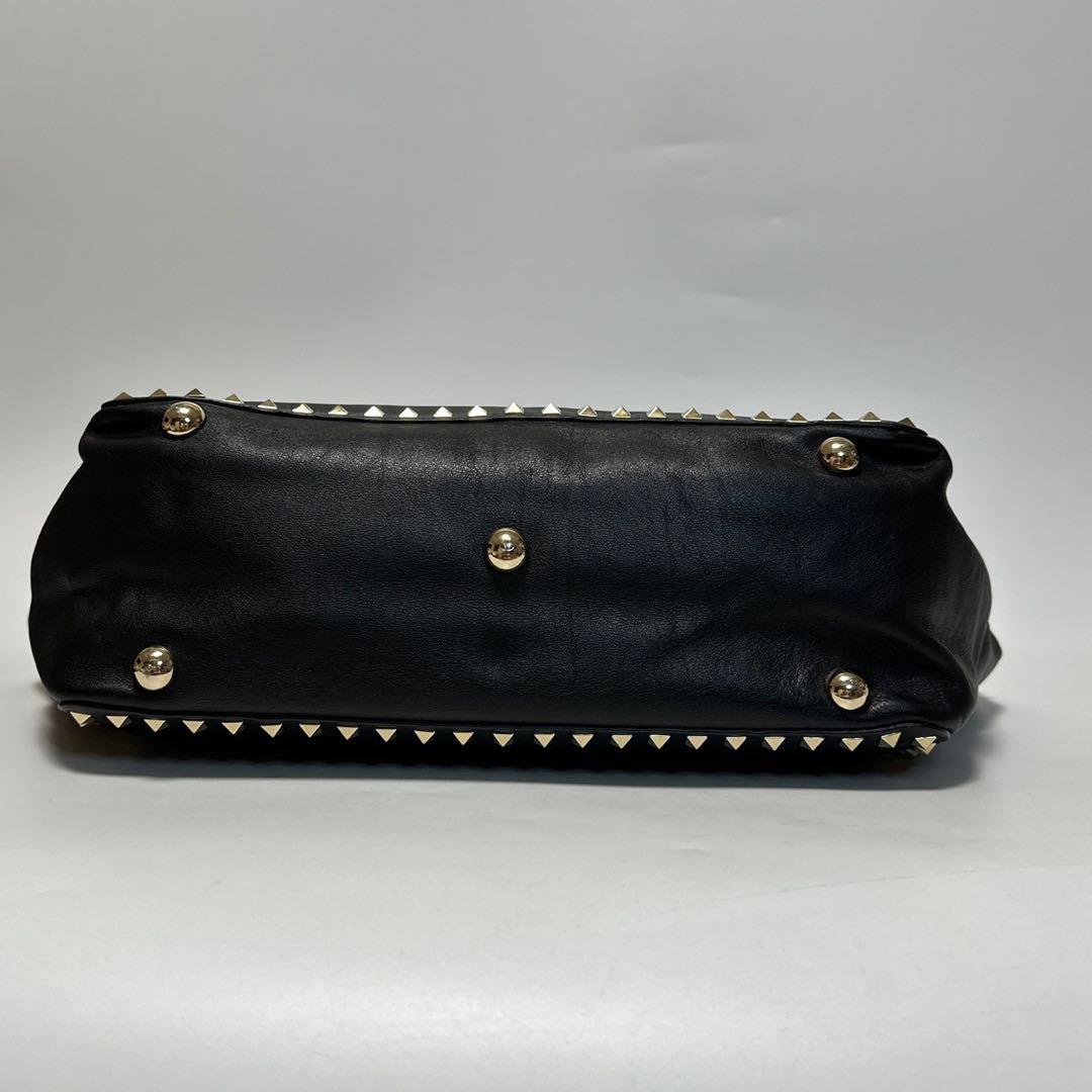 t67【極美品】ヴァレンティノ　ロックスタッズブラックレザー2wayショルダー.