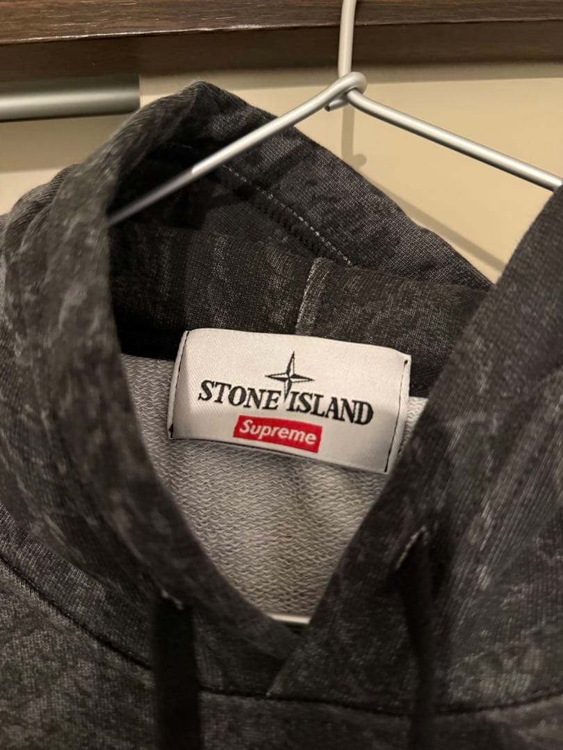 supreme×stone  パーカー