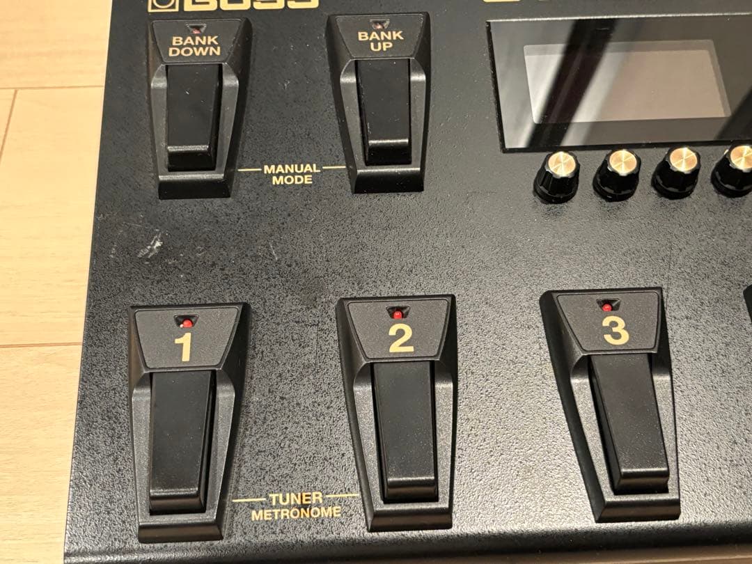 BOSS GT-100 ギターマルチエフェクター