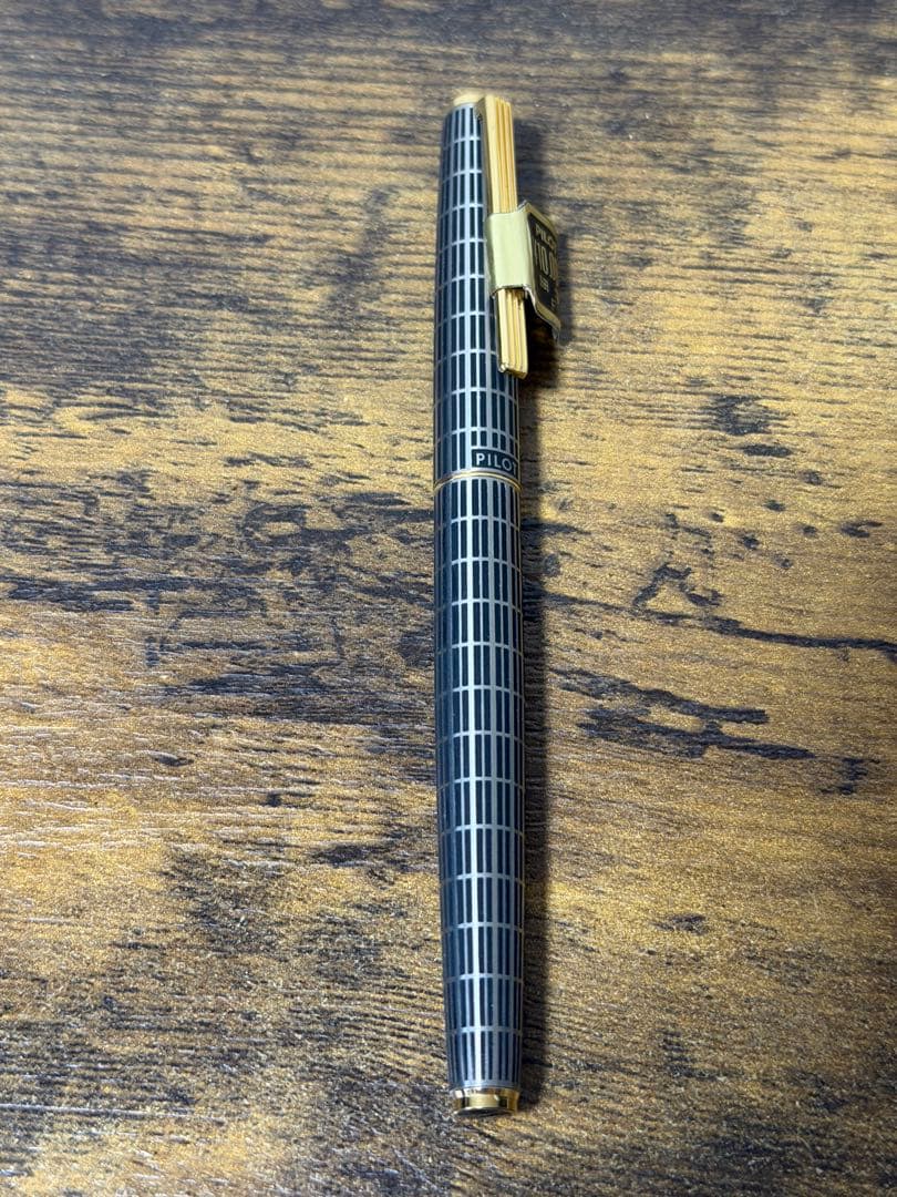 新品未使用　1976年製　18金　ゴールド　蝕刻　パイロット　万年筆　細字