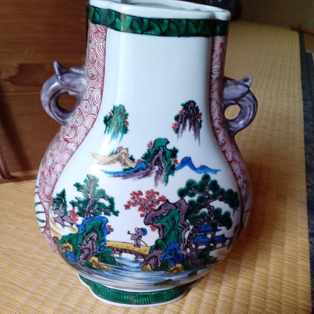 壺　高さ33cm　木箱あり。