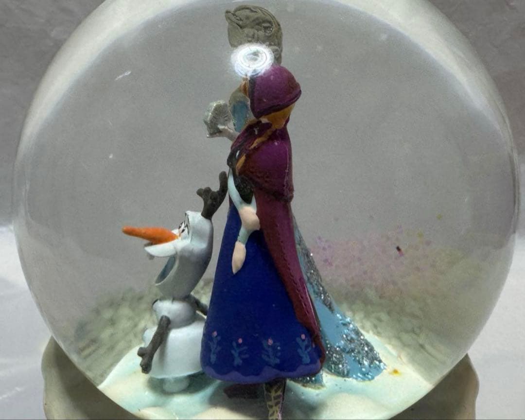 ディズニーストア アナと雪の女王 オルゴール付きスノーグローブ