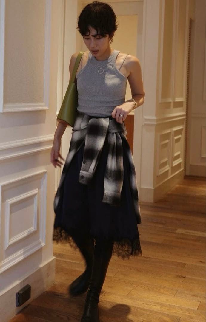 完売品machattレースサテンスカート新品