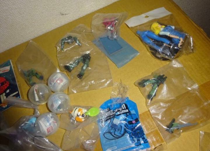 ガンダム ウエハースカード フィギュア モノアイスタイル DG(1008）