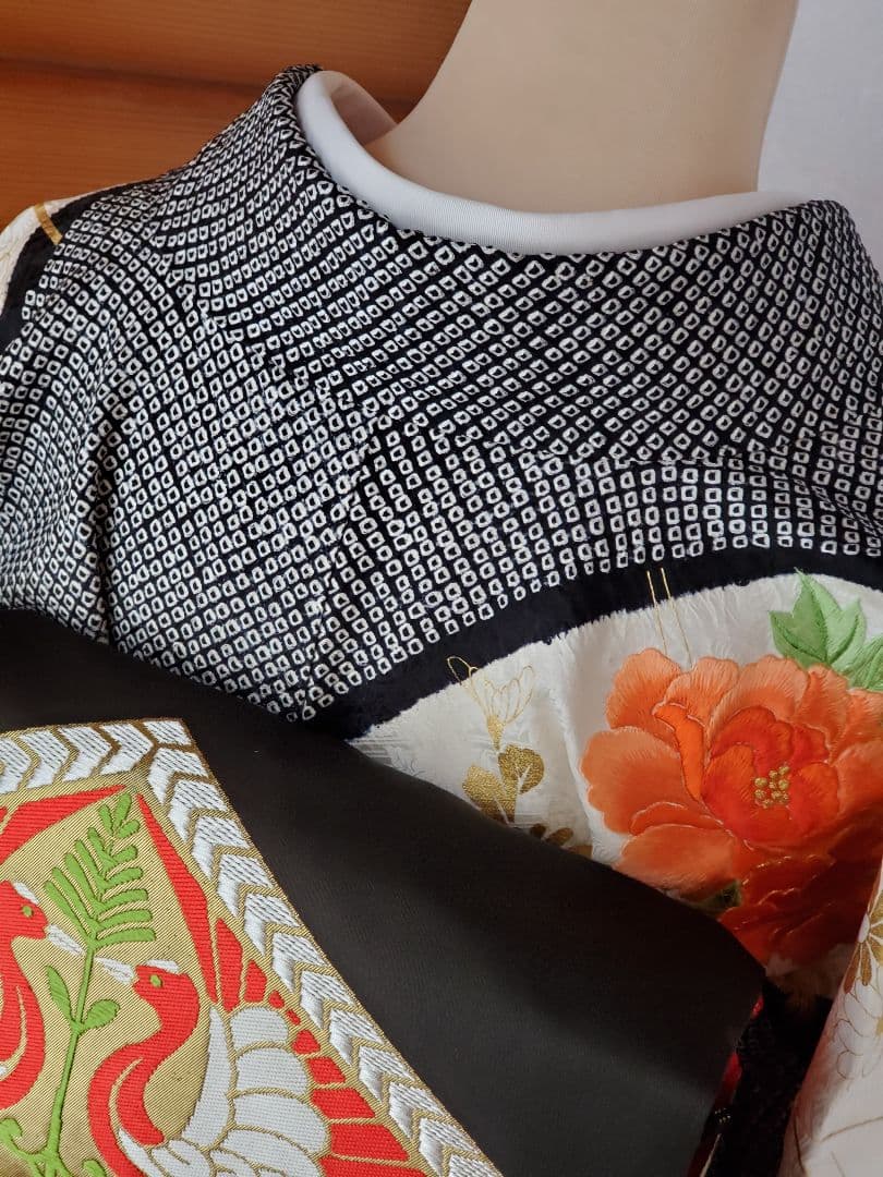 レトロ調＊美品】振袖&襦袢セット 絞り 刺繍 黒 白 オレンジ トールサイズ