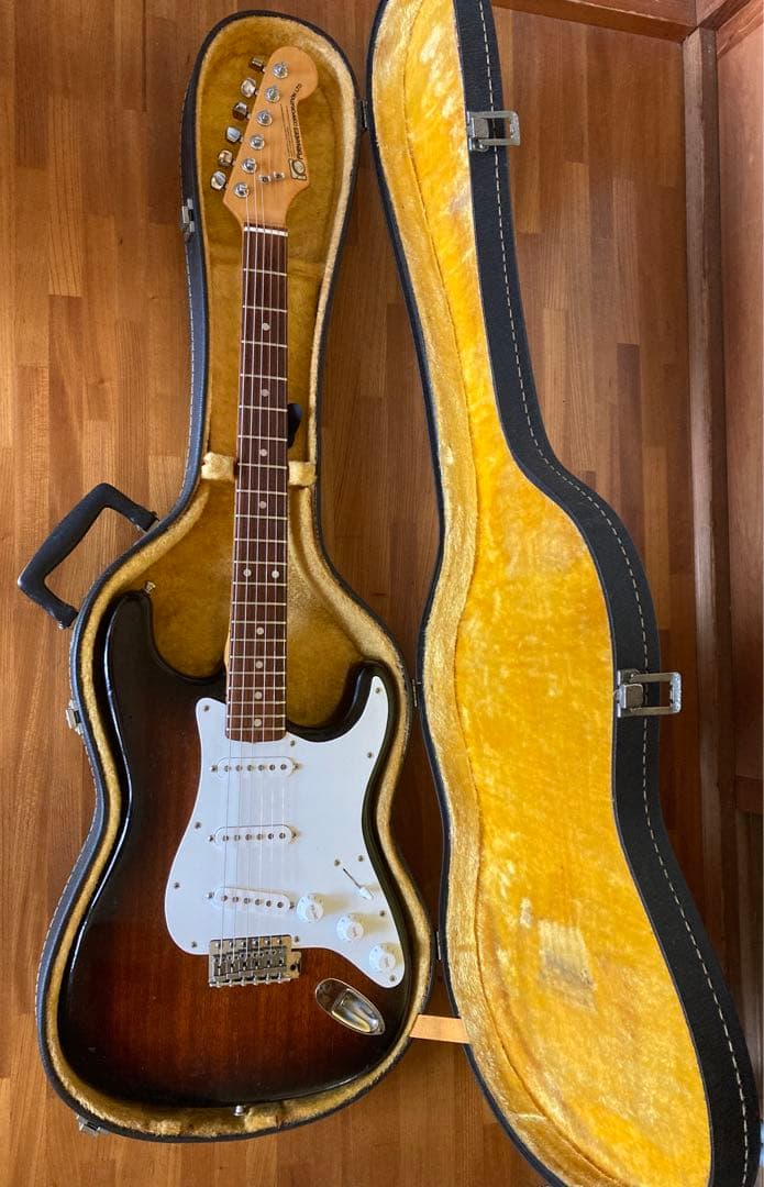 フェルナンデス ストラト エレキギター 石ロゴ ハードケース ジャパン