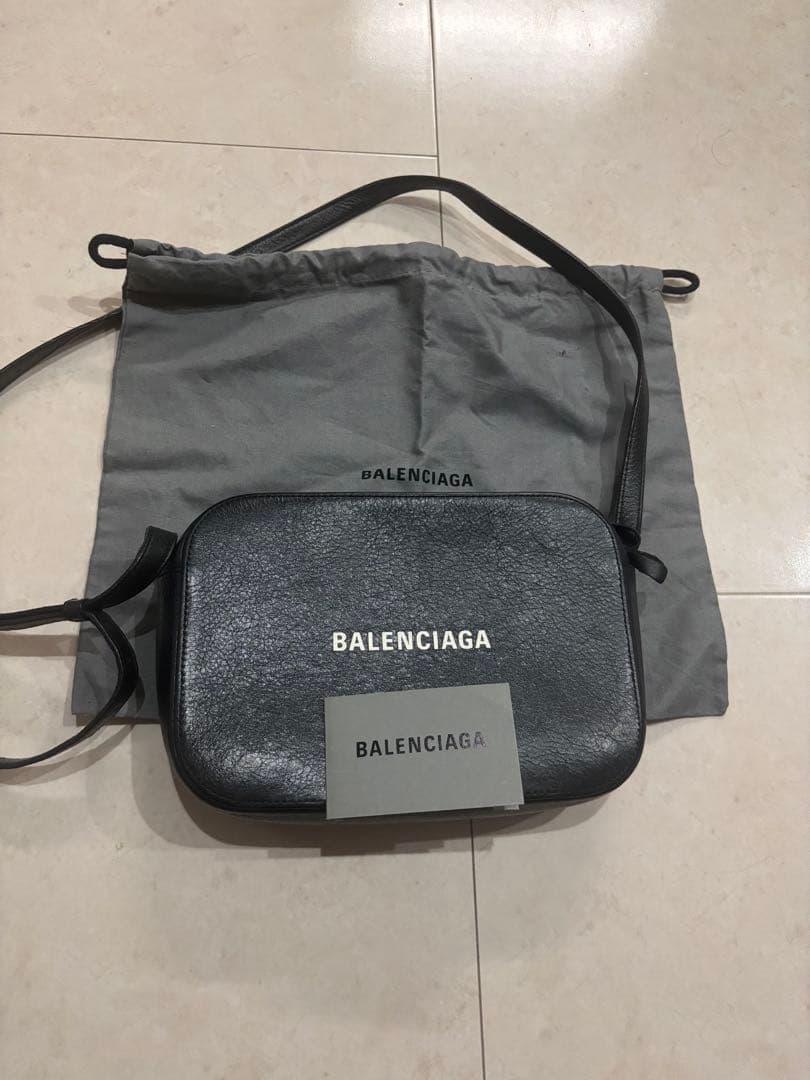 バレンシアガ BALENCIAGAエブリデイ ショルダーバッグ S カメラバッグ