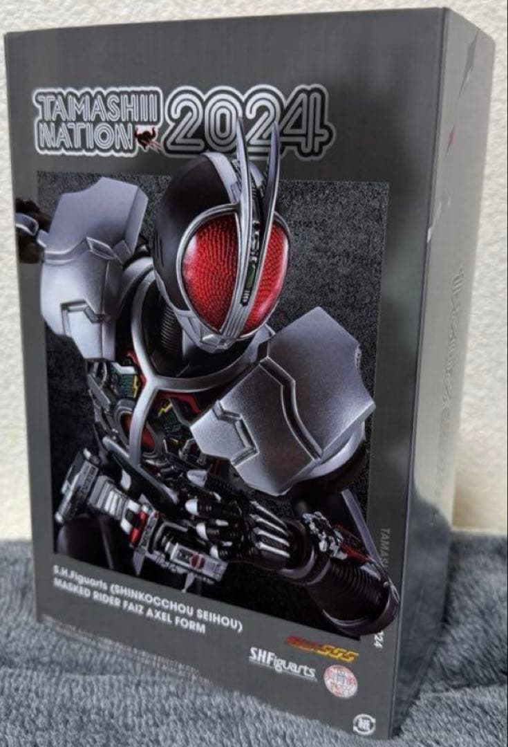 S.H.Figuarts（真骨彫製法）仮面ライダーファイズアクセル