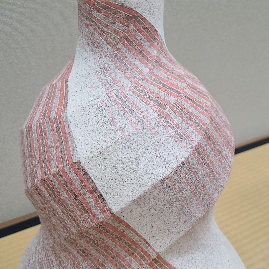 信楽焼石山哲也作 象嵌泥彩螺旋壷 高さ1尺5寸（約45cm） 共箱なし 本物保証