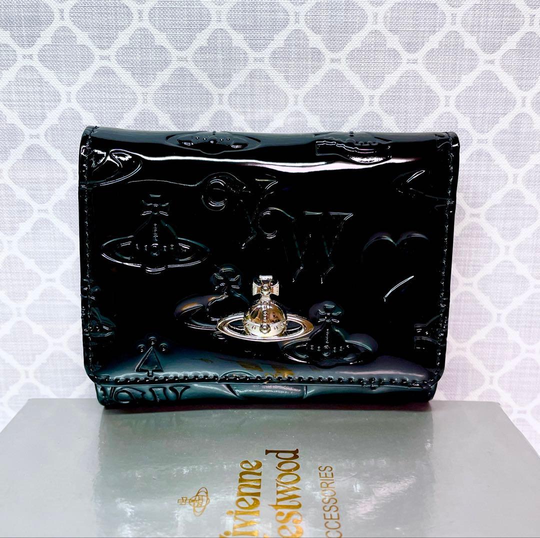 【内側に素敵な柄♡新作】Vivienne Westwood 折財布 黒 エナメル